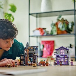 LEGO HARRY POTTER TM OLLIVANDER SI MAGAZINUL DE HAINE AL LUI MADAM MALKIN 76439 | MARKETPLACE SHOPPING CENTER