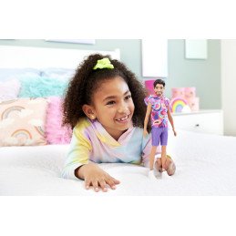 BARBIE PAPUSA BAIAT FASHIONISTAS BRUNET CU BARBA SI TRICOU CU GLUGA | MARKETPLACE SHOPPING CENTER