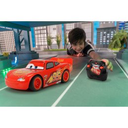 MASINA CU TELECOMANDA FULGER McQUEEN 17CM | MARKETPLACE SHOPPING CENTER