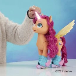 MY LITTLE PONY CANTA SI PATINEAZA CU SUNNY | MARKETPLACE SHOPPING CENTER