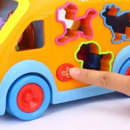 CAMIONETA CU FORME SUNETE SI LUMINI | MARKETPLACE SHOPPING CENTER